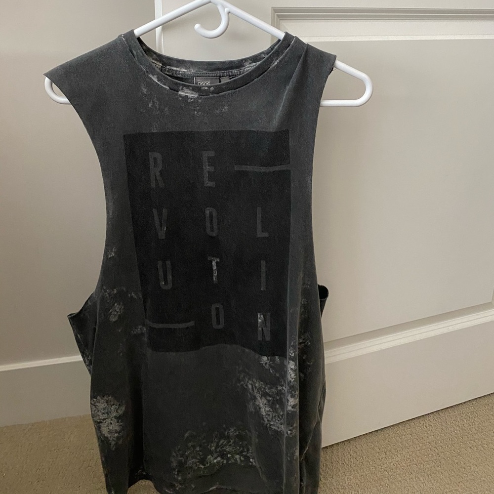 Revolution Cut off Size M